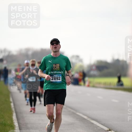 12.04.2026 - 45. Internationalen Wilhelmsburger Insellauf Dr. Thomas Lammeyer http://msf.ph/oto/9441467 12.04.2026 10:08:23 Laufen 2892 meine-sportfotos.de