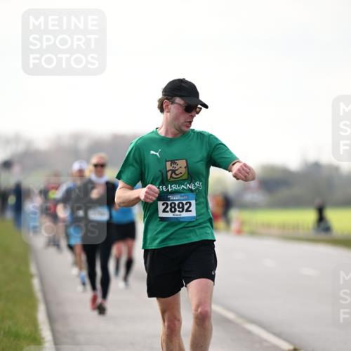 12.04.2026 - 45. Internationalen Wilhelmsburger Insellauf Dr. Thomas Lammeyer http://msf.ph/oto/9441475 12.04.2026 10:08:24 Laufen 2892 meine-sportfotos.de