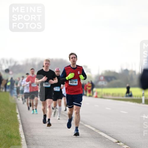 12.04.2026 - 45. Internationalen Wilhelmsburger Insellauf Dr. Thomas Lammeyer http://msf.ph/oto/9441526 12.04.2026 10:08:37 Laufen 3014, 3983 meine-sportfotos.de