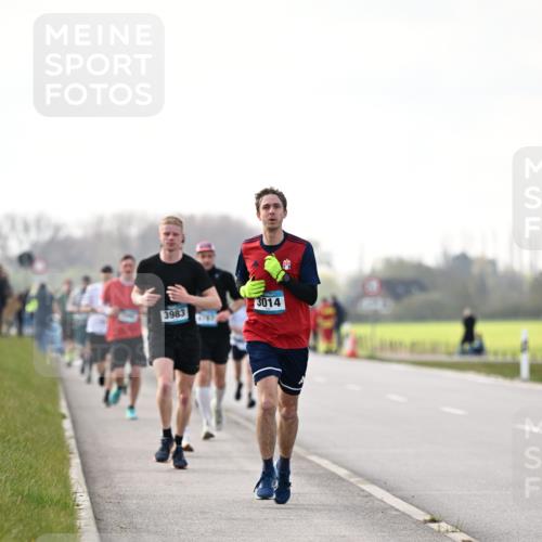 12.04.2026 - 45. Internationalen Wilhelmsburger Insellauf Dr. Thomas Lammeyer http://msf.ph/oto/9441528 12.04.2026 10:08:37 Laufen 3983, 3014 meine-sportfotos.de