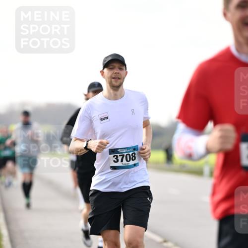 12.04.2026 - 45. Internationalen Wilhelmsburger Insellauf Dr. Thomas Lammeyer http://msf.ph/oto/9441607 12.04.2026 10:08:49 Laufen 45, 3708 meine-sportfotos.de