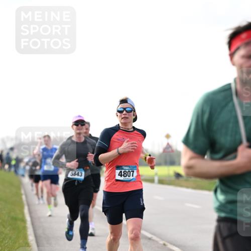 12.04.2026 - 45. Internationalen Wilhelmsburger Insellauf Dr. Thomas Lammeyer http://msf.ph/oto/9441758 12.04.2026 10:09:12 Laufen 5843, 4807 meine-sportfotos.de