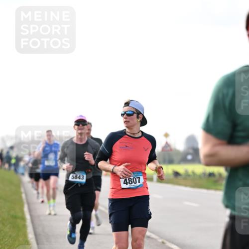 12.04.2026 - 45. Internationalen Wilhelmsburger Insellauf Dr. Thomas Lammeyer http://msf.ph/oto/9441759 12.04.2026 10:09:13 Laufen 5843, 4807 meine-sportfotos.de