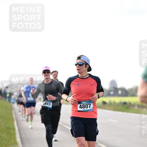 12.04.2026 - 45. Internationalen Wilhelmsburger Insellauf Dr. Thomas Lammeyer http://msf.ph/oto/9441761 12.04.2026 10:09:13 Laufen 5843, 4807 meine-sportfotos.de