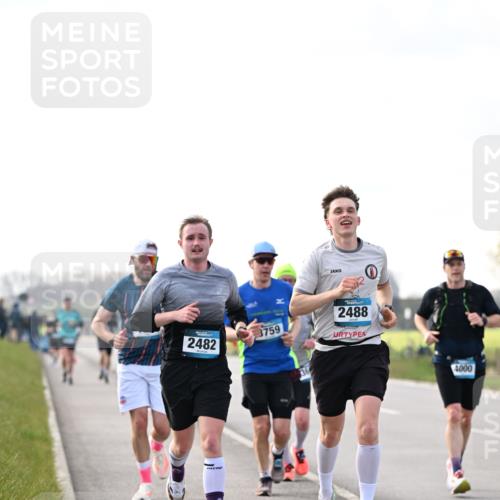 12.04.2026 - 45. Internationalen Wilhelmsburger Insellauf Dr. Thomas Lammeyer http://msf.ph/oto/9441824 12.04.2026 10:09:23 Laufen 2482, 3759, 2488, 4000 meine-sportfotos.de