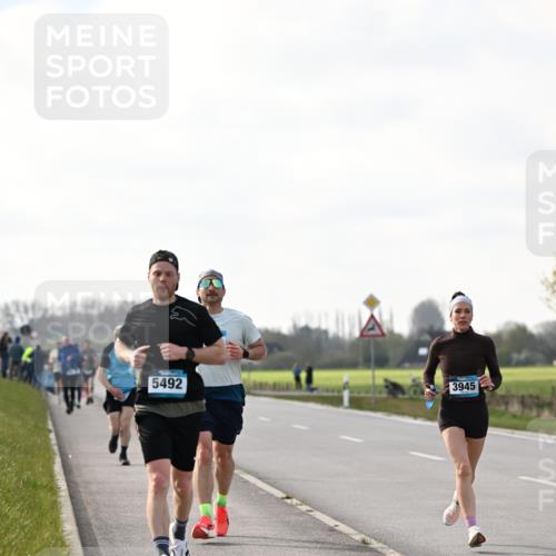 12.04.2026 - 45. Internationalen Wilhelmsburger Insellauf Dr. Thomas Lammeyer http://msf.ph/oto/9441911 12.04.2026 10:09:41 Laufen 5492, 3945 meine-sportfotos.de