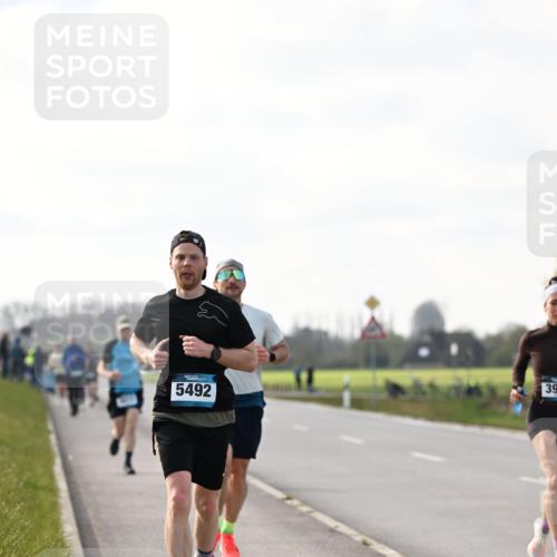 12.04.2026 - 45. Internationalen Wilhelmsburger Insellauf Dr. Thomas Lammeyer http://msf.ph/oto/9441914 12.04.2026 10:09:42 Laufen 5492, 39 meine-sportfotos.de