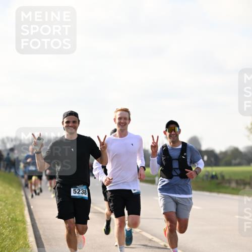12.04.2026 - 45. Internationalen Wilhelmsburger Insellauf Dr. Thomas Lammeyer http://msf.ph/oto/9442017 12.04.2026 10:10:06 Laufen 5238 meine-sportfotos.de