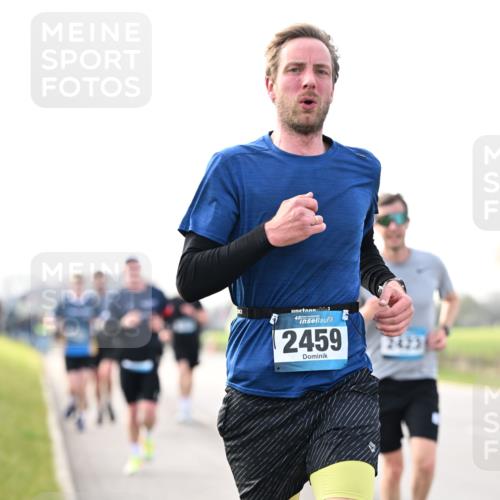 12.04.2026 - 45. Internationalen Wilhelmsburger Insellauf Dr. Thomas Lammeyer http://msf.ph/oto/9442067 12.04.2026 10:10:17 Laufen 45, 2459, 2423 meine-sportfotos.de