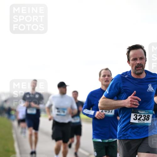 12.04.2026 - 45. Internationalen Wilhelmsburger Insellauf Dr. Thomas Lammeyer http://msf.ph/oto/9442196 12.04.2026 10:10:56 Laufen 2437, 3238 meine-sportfotos.de