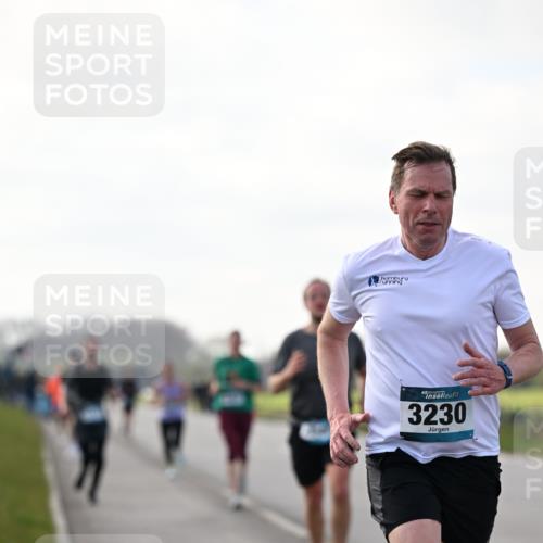12.04.2026 - 45. Internationalen Wilhelmsburger Insellauf Dr. Thomas Lammeyer http://msf.ph/oto/9442252 12.04.2026 10:11:06 Laufen 3230 meine-sportfotos.de