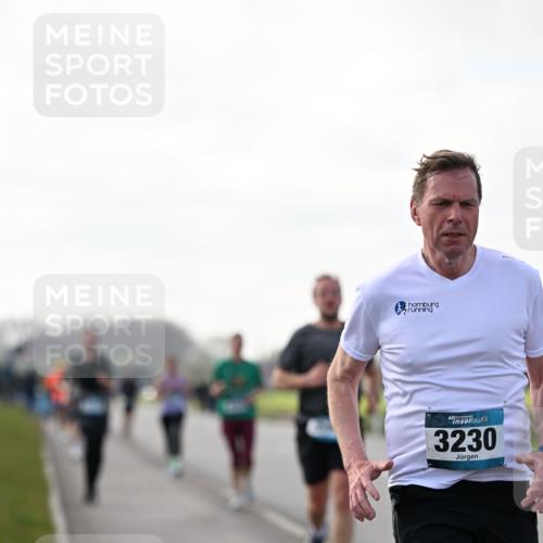 12.04.2026 - 45. Internationalen Wilhelmsburger Insellauf Dr. Thomas Lammeyer http://msf.ph/oto/9442253 12.04.2026 10:11:06 Laufen 3230 meine-sportfotos.de