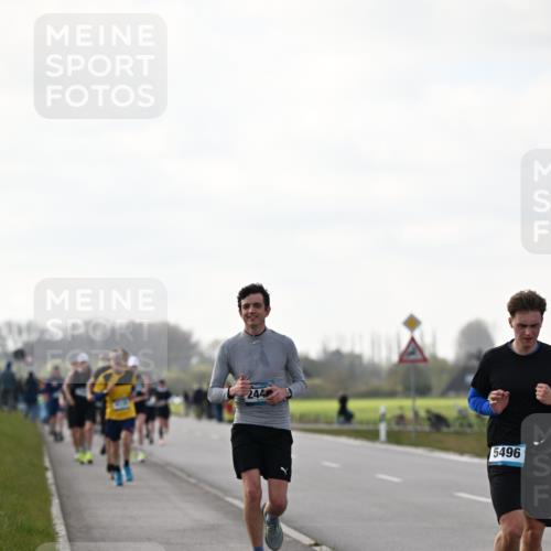 12.04.2026 - 45. Internationalen Wilhelmsburger Insellauf Dr. Thomas Lammeyer http://msf.ph/oto/9442333 12.04.2026 10:11:26 Laufen 244, 5496 meine-sportfotos.de