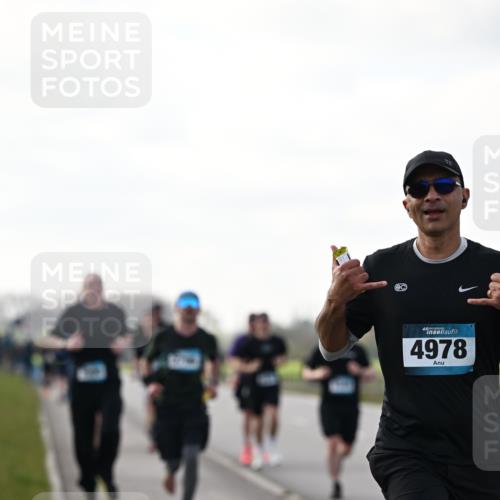 12.04.2026 - 45. Internationalen Wilhelmsburger Insellauf Dr. Thomas Lammeyer http://msf.ph/oto/9442427 12.04.2026 10:11:41 Laufen 45, 4978 meine-sportfotos.de