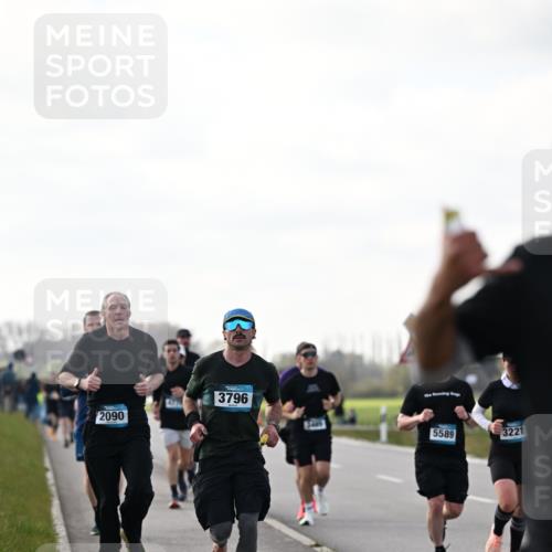 12.04.2026 - 45. Internationalen Wilhelmsburger Insellauf Dr. Thomas Lammeyer http://msf.ph/oto/9442431 12.04.2026 10:11:42 Laufen 3796, 2090, 5589, 3221 meine-sportfotos.de
