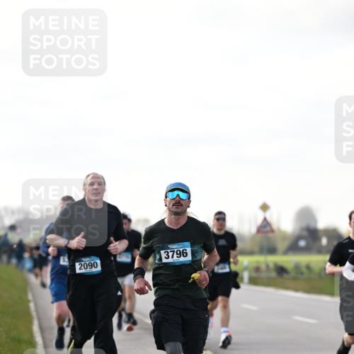 12.04.2026 - 45. Internationalen Wilhelmsburger Insellauf Dr. Thomas Lammeyer http://msf.ph/oto/9442437 12.04.2026 10:11:43 Laufen 2090, 3796 meine-sportfotos.de