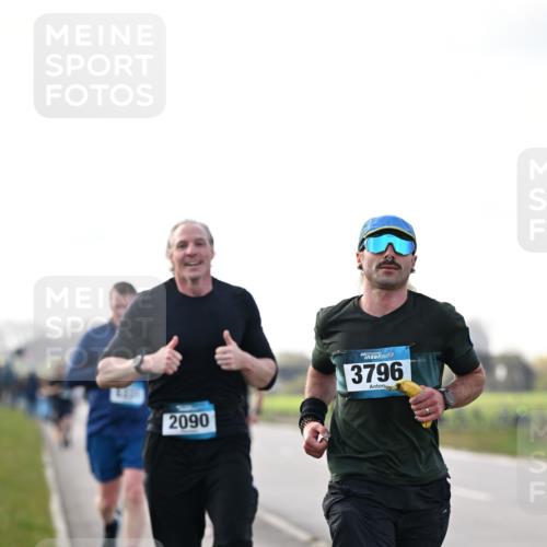 12.04.2026 - 45. Internationalen Wilhelmsburger Insellauf Dr. Thomas Lammeyer http://msf.ph/oto/9442444 12.04.2026 10:11:44 Laufen 2090, 3796 meine-sportfotos.de