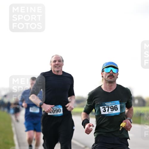 12.04.2026 - 45. Internationalen Wilhelmsburger Insellauf Dr. Thomas Lammeyer http://msf.ph/oto/9442445 12.04.2026 10:11:44 Laufen 090, 45, 3796 meine-sportfotos.de