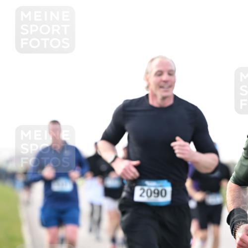 12.04.2026 - 45. Internationalen Wilhelmsburger Insellauf Dr. Thomas Lammeyer http://msf.ph/oto/9442451 12.04.2026 10:11:45 Laufen 2090 meine-sportfotos.de