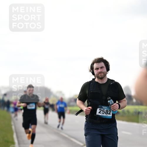 12.04.2026 - 45. Internationalen Wilhelmsburger Insellauf Dr. Thomas Lammeyer http://msf.ph/oto/9442485 12.04.2026 10:11:59 Laufen 457, 2582 meine-sportfotos.de
