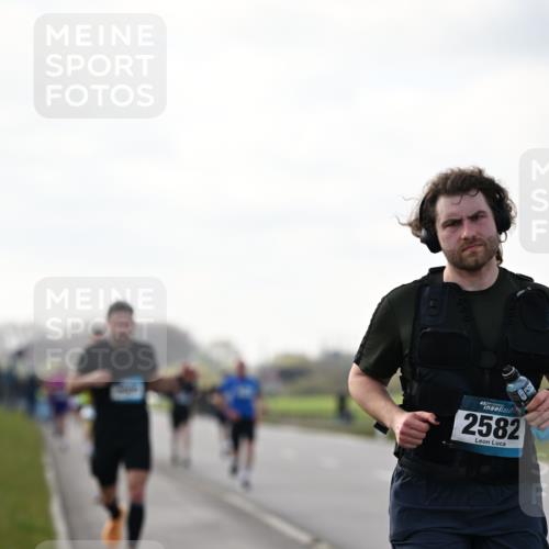 12.04.2026 - 45. Internationalen Wilhelmsburger Insellauf Dr. Thomas Lammeyer http://msf.ph/oto/9442490 12.04.2026 10:12:00 Laufen 2582 meine-sportfotos.de