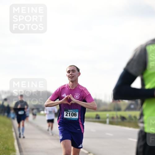 12.04.2026 - 45. Internationalen Wilhelmsburger Insellauf Dr. Thomas Lammeyer http://msf.ph/oto/9442521 12.04.2026 10:12:15 Laufen 2106 meine-sportfotos.de