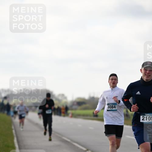 12.04.2026 - 45. Internationalen Wilhelmsburger Insellauf Dr. Thomas Lammeyer http://msf.ph/oto/9442547 12.04.2026 10:12:23 Laufen 38, 3084, 2105 meine-sportfotos.de