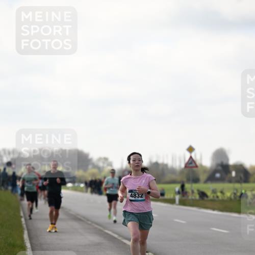 12.04.2026 - 45. Internationalen Wilhelmsburger Insellauf Dr. Thomas Lammeyer http://msf.ph/oto/9442580 12.04.2026 10:12:37 Laufen 4832 meine-sportfotos.de