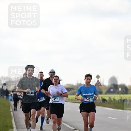 12.04.2026 - 45. Internationalen Wilhelmsburger Insellauf Dr. Thomas Lammeyer http://msf.ph/oto/9442666 12.04.2026 10:13:00 Laufen 2444, 3087, 3670, 2451 meine-sportfotos.de