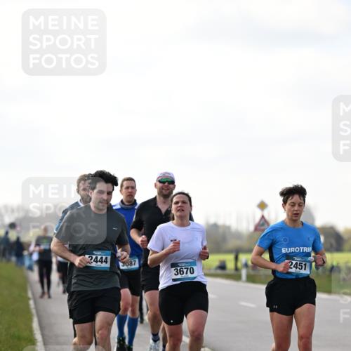 12.04.2026 - 45. Internationalen Wilhelmsburger Insellauf Dr. Thomas Lammeyer http://msf.ph/oto/9442672 12.04.2026 10:13:01 Laufen 2444, 3087, 3670, 2451 meine-sportfotos.de
