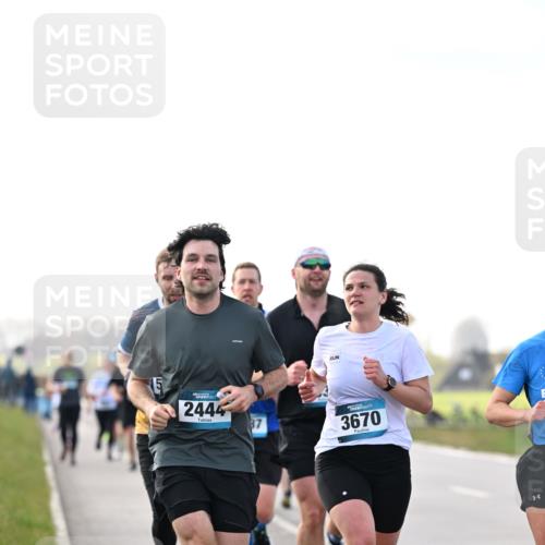 12.04.2026 - 45. Internationalen Wilhelmsburger Insellauf Dr. Thomas Lammeyer http://msf.ph/oto/9442678 12.04.2026 10:13:02 Laufen 2444, 87, 3670 meine-sportfotos.de