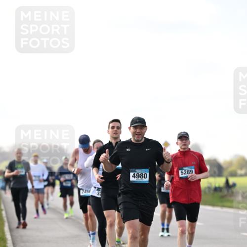 12.04.2026 - 45. Internationalen Wilhelmsburger Insellauf Dr. Thomas Lammeyer http://msf.ph/oto/9442723 12.04.2026 10:13:11 Laufen 2456, 32, 4980, 5289 meine-sportfotos.de