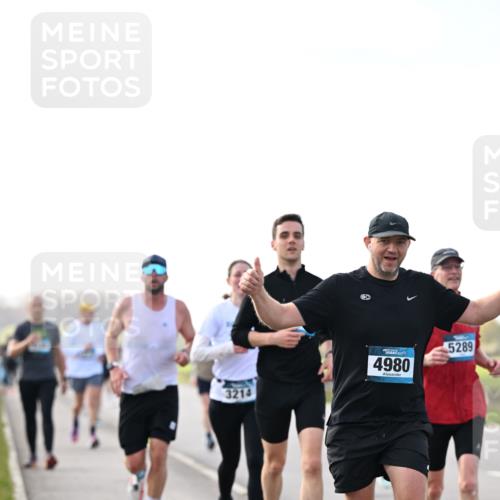 12.04.2026 - 45. Internationalen Wilhelmsburger Insellauf Dr. Thomas Lammeyer http://msf.ph/oto/9442727 12.04.2026 10:13:12 Laufen 3214, 5289, 4980 meine-sportfotos.de