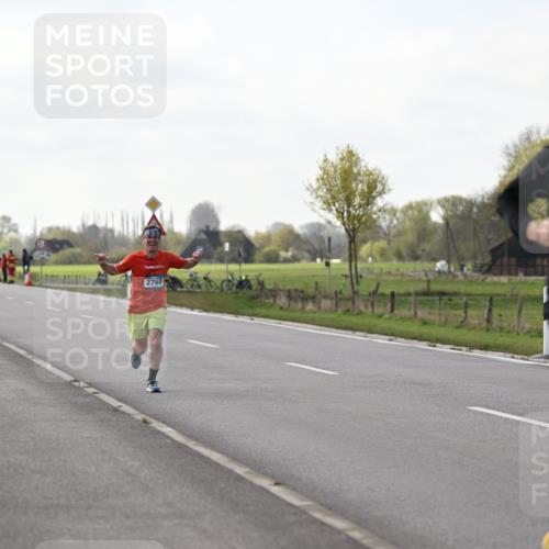 12.04.2026 - 45. Internationalen Wilhelmsburger Insellauf Dr. Thomas Lammeyer http://msf.ph/oto/9442838 12.04.2026 10:13:47 Laufen 5629, 2768, 2004, 3444 meine-sportfotos.de