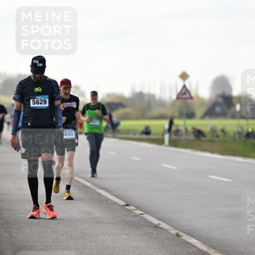 12.04.2026 - 45. Internationalen Wilhelmsburger Insellauf Dr. Thomas Lammeyer http://msf.ph/oto/9442859 12.04.2026 10:13:56 Laufen 5629, 5643 meine-sportfotos.de