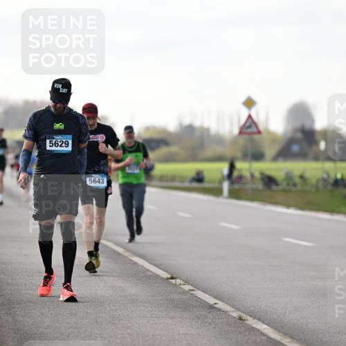 12.04.2026 - 45. Internationalen Wilhelmsburger Insellauf Dr. Thomas Lammeyer http://msf.ph/oto/9442861 12.04.2026 10:13:56 Laufen 5629, 5643 meine-sportfotos.de