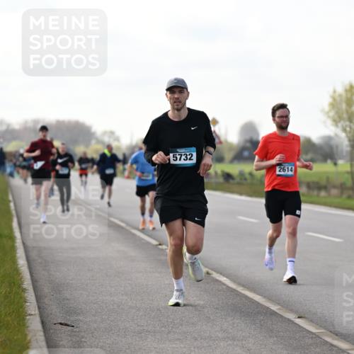 12.04.2026 - 45. Internationalen Wilhelmsburger Insellauf Dr. Thomas Lammeyer http://msf.ph/oto/9442917 12.04.2026 10:14:09 Laufen 5732, 2614 meine-sportfotos.de