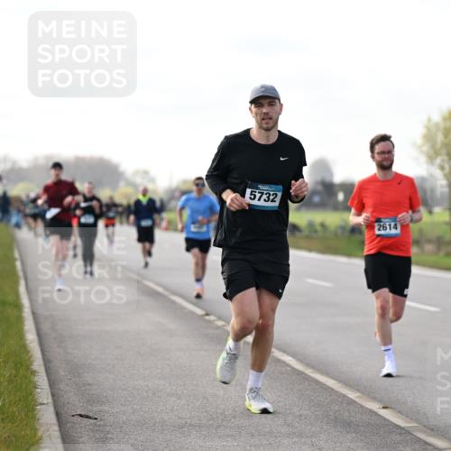 12.04.2026 - 45. Internationalen Wilhelmsburger Insellauf Dr. Thomas Lammeyer http://msf.ph/oto/9442920 12.04.2026 10:14:10 Laufen 5732, 2614 meine-sportfotos.de