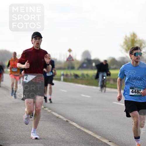 12.04.2026 - 45. Internationalen Wilhelmsburger Insellauf Dr. Thomas Lammeyer http://msf.ph/oto/9442947 12.04.2026 10:14:15 Laufen 4, 4482 meine-sportfotos.de