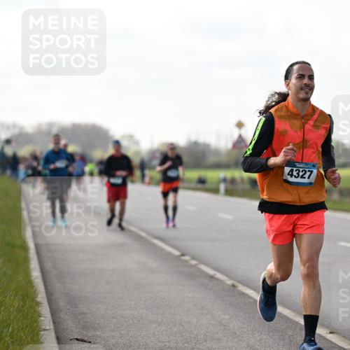 12.04.2026 - 45. Internationalen Wilhelmsburger Insellauf Dr. Thomas Lammeyer http://msf.ph/oto/9442965 12.04.2026 10:14:21 Laufen 4327 meine-sportfotos.de