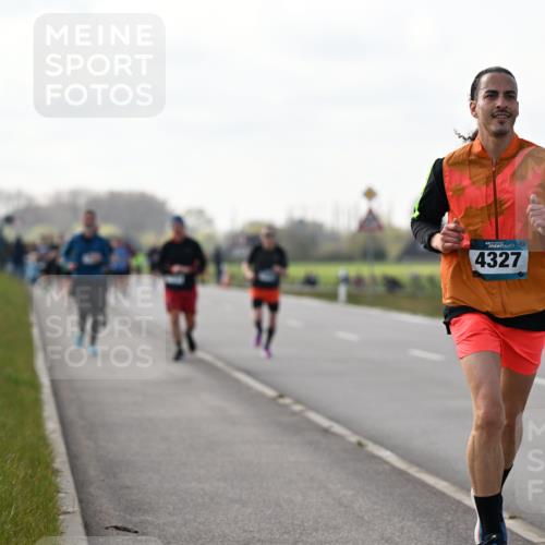 12.04.2026 - 45. Internationalen Wilhelmsburger Insellauf Dr. Thomas Lammeyer http://msf.ph/oto/9442967 12.04.2026 10:14:21 Laufen 4327 meine-sportfotos.de