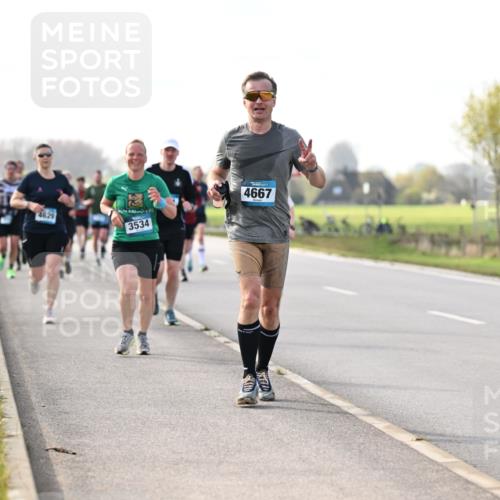 12.04.2026 - 45. Internationalen Wilhelmsburger Insellauf Dr. Thomas Lammeyer http://msf.ph/oto/9443027 12.04.2026 10:14:34 Laufen 4629, 3534, 4667 meine-sportfotos.de
