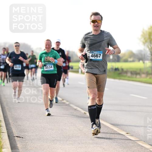 12.04.2026 - 45. Internationalen Wilhelmsburger Insellauf Dr. Thomas Lammeyer http://msf.ph/oto/9443033 12.04.2026 10:14:35 Laufen 462, 3534, 4667, 1, 2, 3 meine-sportfotos.de