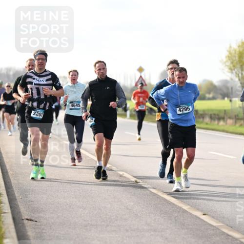 12.04.2026 - 45. Internationalen Wilhelmsburger Insellauf Dr. Thomas Lammeyer http://msf.ph/oto/9443067 12.04.2026 10:14:41 Laufen 3201, 4645, 4295, 334 meine-sportfotos.de