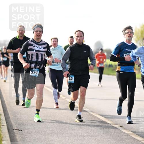 12.04.2026 - 45. Internationalen Wilhelmsburger Insellauf Dr. Thomas Lammeyer http://msf.ph/oto/9443073 12.04.2026 10:14:43 Laufen 320, 4645, 42, 4295 meine-sportfotos.de