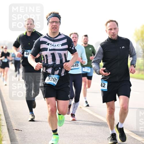 12.04.2026 - 45. Internationalen Wilhelmsburger Insellauf Dr. Thomas Lammeyer http://msf.ph/oto/9443082 12.04.2026 10:14:44 Laufen 46, 3201, 645, 2100, 42 meine-sportfotos.de
