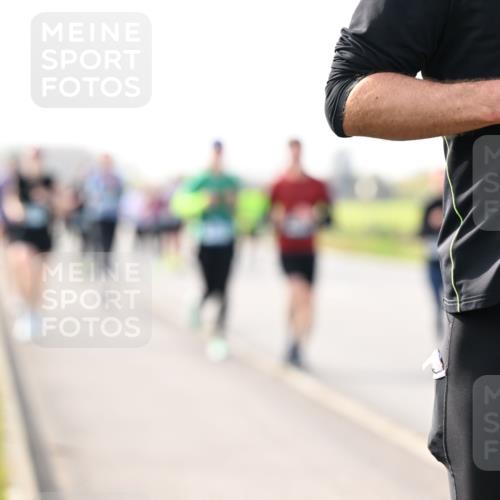 12.04.2026 - 45. Internationalen Wilhelmsburger Insellauf Dr. Thomas Lammeyer http://msf.ph/oto/9443098 12.04.2026 10:14:47 Laufen 45, 46 meine-sportfotos.de