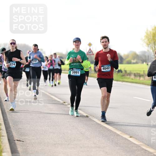 12.04.2026 - 45. Internationalen Wilhelmsburger Insellauf Dr. Thomas Lammeyer http://msf.ph/oto/9443101 12.04.2026 10:14:48 Laufen 4674, 3781, 4042, 3991, 4963, 2986 meine-sportfotos.de