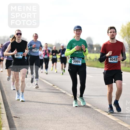 12.04.2026 - 45. Internationalen Wilhelmsburger Insellauf Dr. Thomas Lammeyer http://msf.ph/oto/9443109 12.04.2026 10:14:49 Laufen 4674, 3781, 3991, 4042, 4963 meine-sportfotos.de