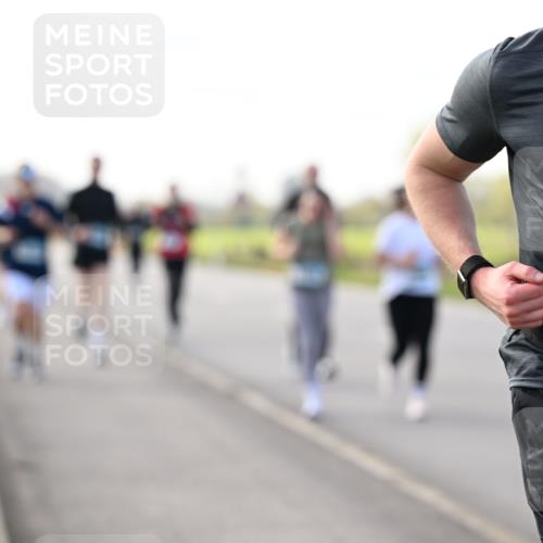 12.04.2026 - 45. Internationalen Wilhelmsburger Insellauf Dr. Thomas Lammeyer http://msf.ph/oto/9443169 12.04.2026 10:15:00 Laufen 45, 4040 meine-sportfotos.de